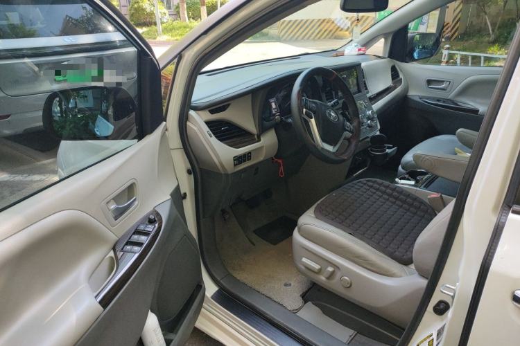 Used Toyota SIENNA 2015 3.5L Two-Wheel Drive LE Driver Seat