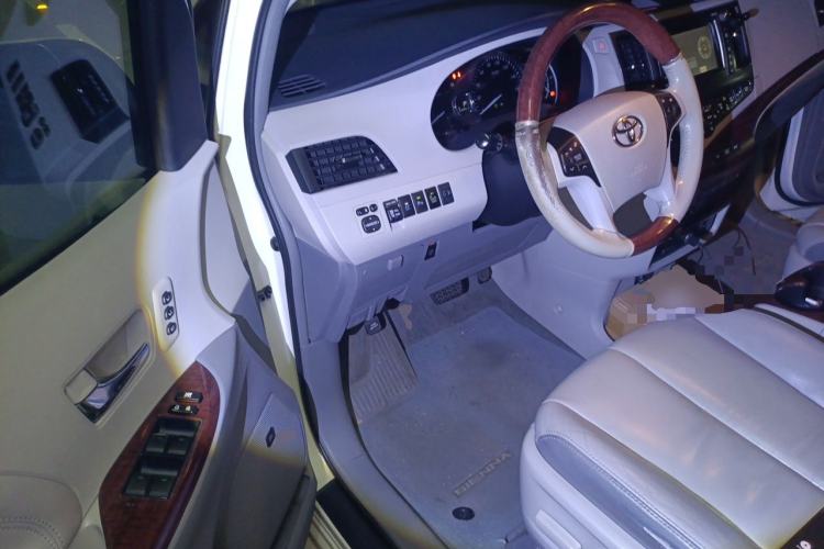 Used Toyota SIENNA  Driver Seat
