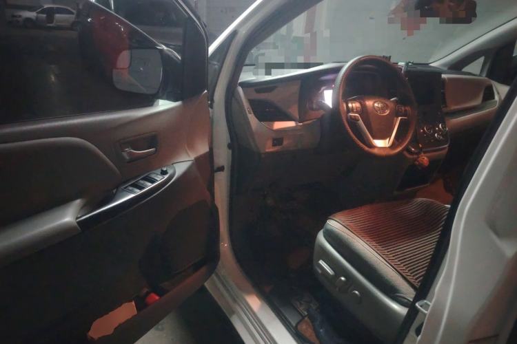 Used Toyota SIENNA 2015 3.5L Four-Wheel Drive L Driver Seat