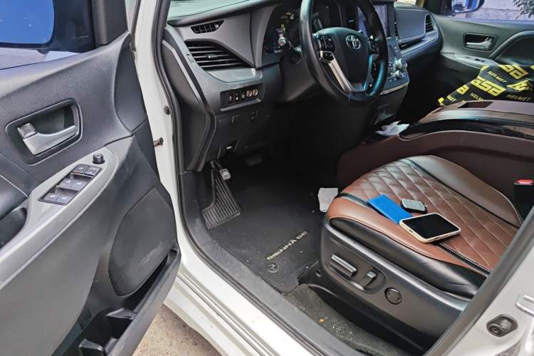 Used Toyota SIENNA  Driver Seat