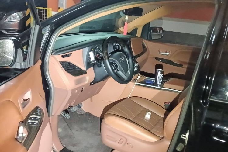 Used Toyota SIENNA 2015 3.5L Two-Wheel Drive LE Driver Seat
