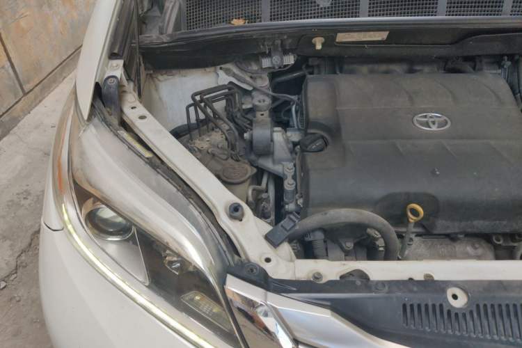 Used Toyota SIENNA  Engine Bay Right