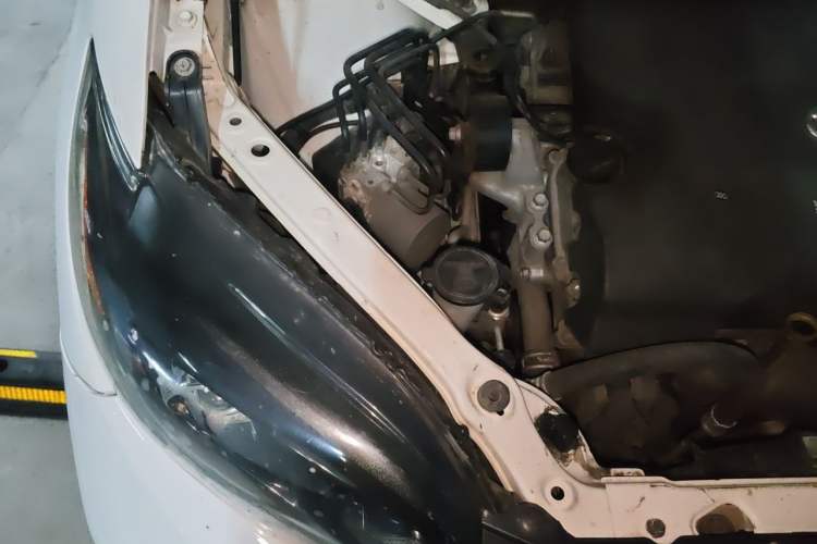 Used Toyota SIENNA  Engine Bay Right