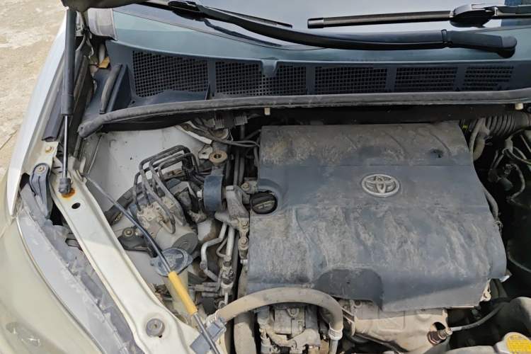 Used Toyota SIENNA  Engine Bay Right
