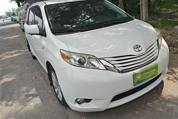 Used Toyota SIENNA 2015 3.5L 4WD LE Gasoline U.S. Specification Exterior 1
