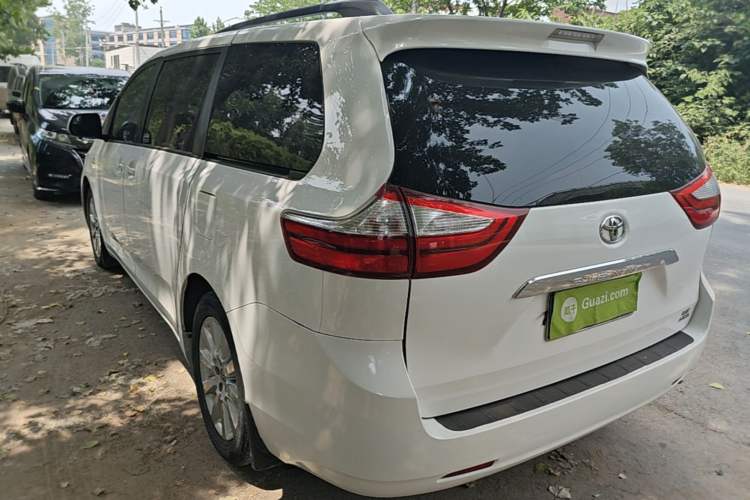 Used Toyota SIENNA 2015 3.5L 4WD LE Gasoline U.S. Specification Exterior 2