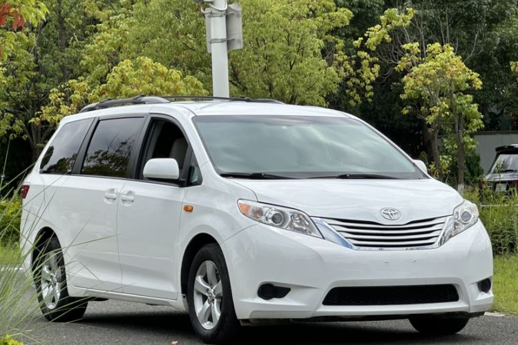 Used Toyota SIENNA 2015 3.5L Two-Wheel Drive L Exterior 2