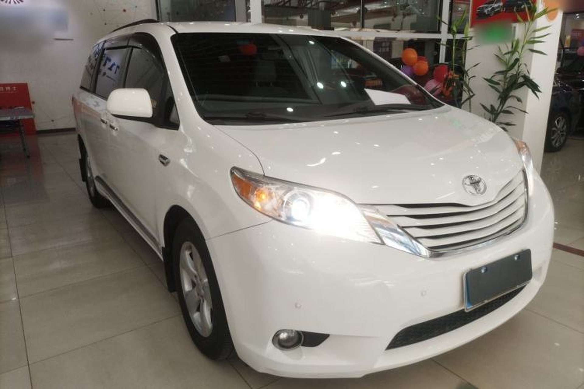 Used Toyota SIENNA 2015 3.5L Two-Wheel Drive L Exterior 2