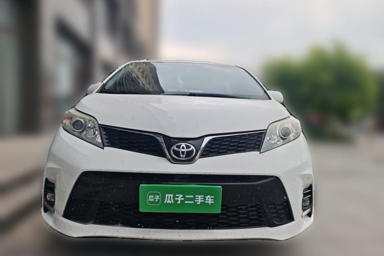 Used Toyota SIENNA 2015 3.5L 4WD LE Gasoline U.S. Specification Front