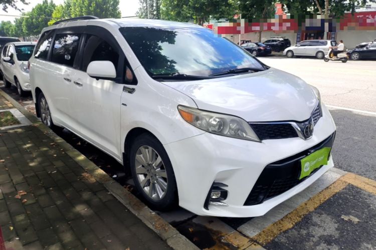 Used Toyota SIENNA 2015 3.5L Automatic 7-Seater Parallel Import Front Right 45 Deg