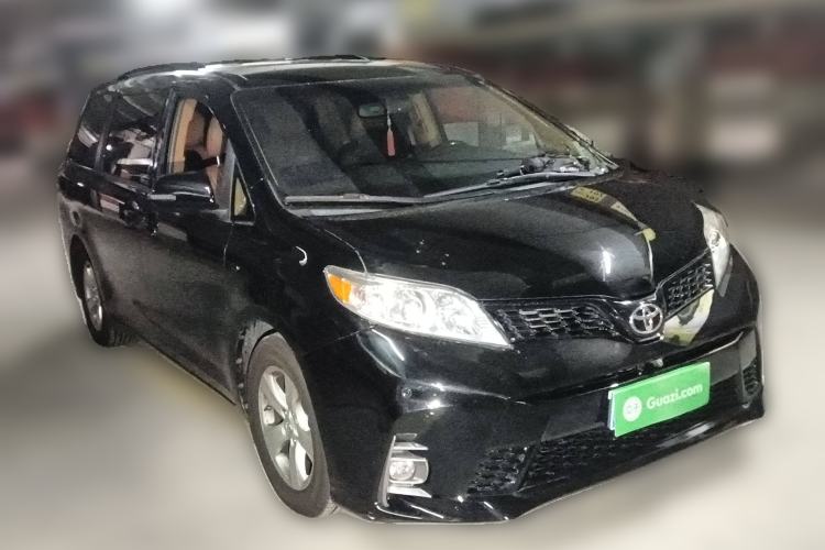 Used Toyota SIENNA 2015 3.5L Two-Wheel Drive LE Front Right 45 Deg