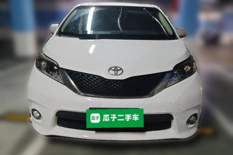 Used Toyota SIENNA  Front