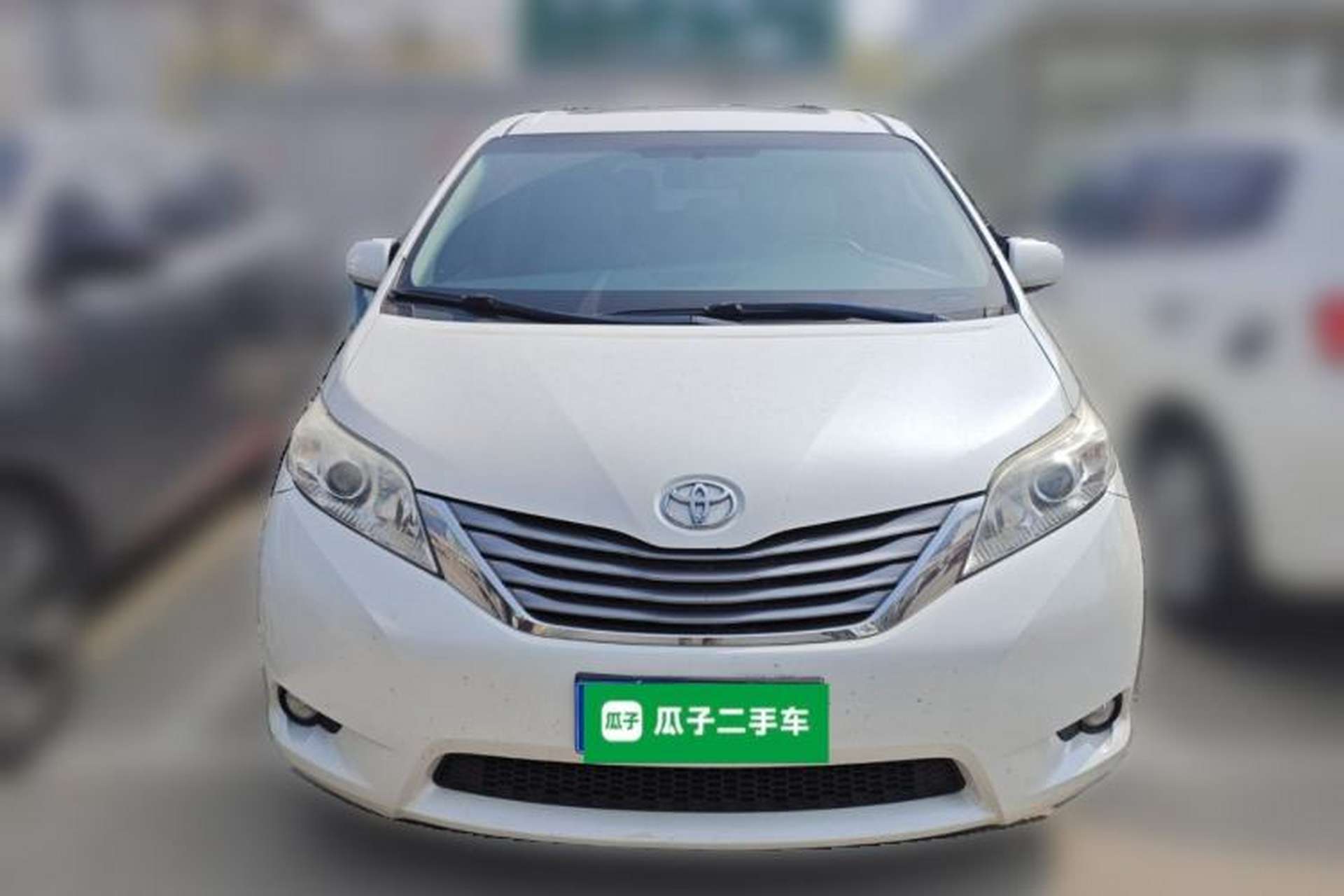 Used Toyota SIENNA  Front
