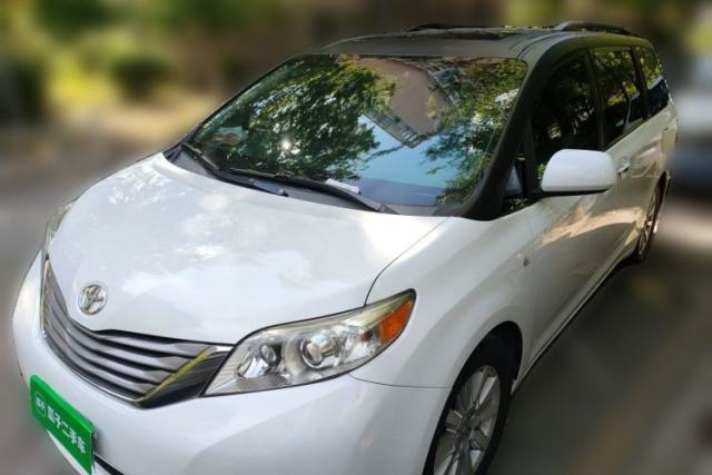 Used Toyota SIENNA 2015 3.5L Two-Wheel Drive LE