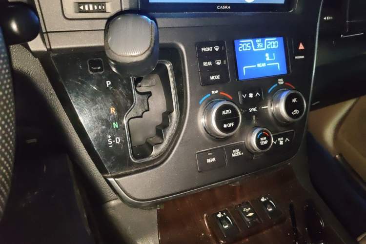 Used Toyota SIENNA  Gear Lever