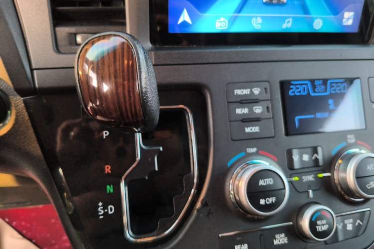 Used Toyota SIENNA  Gear Lever