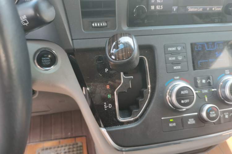 Used Toyota SIENNA  Gear Lever