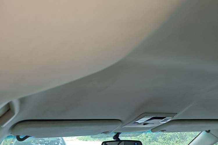 Used Toyota SIENNA 2015 3.5L 4WD LE Gasoline U.S. Specification Headliner