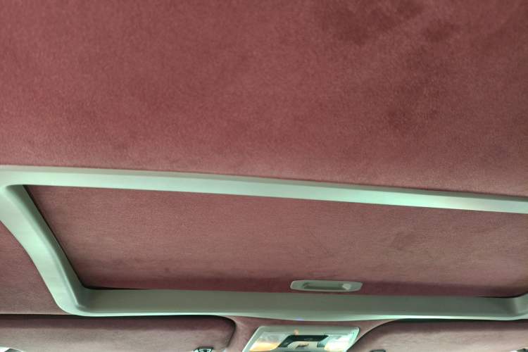 Used Toyota SIENNA 2015 3.5L Automatic 7-Seater Parallel Import Headliner