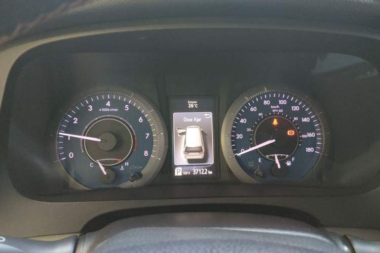 Used Toyota SIENNA 2015 3.5L Two-Wheel Drive LE Instrument Cluster