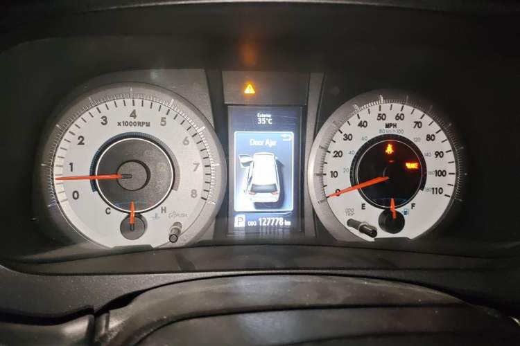 Used Toyota SIENNA  Instrument Cluster