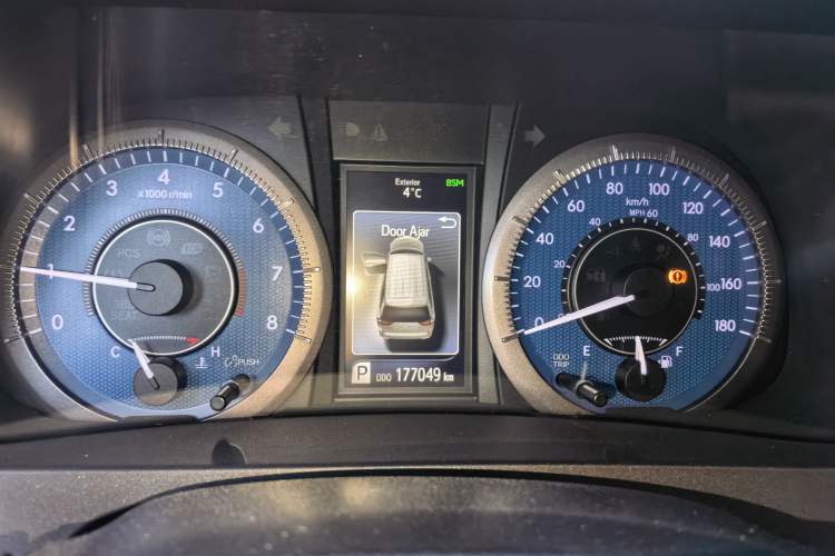 Used Toyota SIENNA 2015 3.5L Four-Wheel Drive L Instrument Cluster