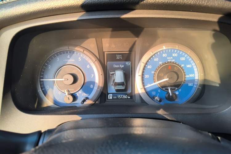 Used Toyota SIENNA  Instrument Cluster