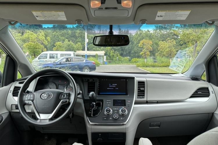 Used Toyota SIENNA 2015 3.5L Two-Wheel Drive L Interior 1