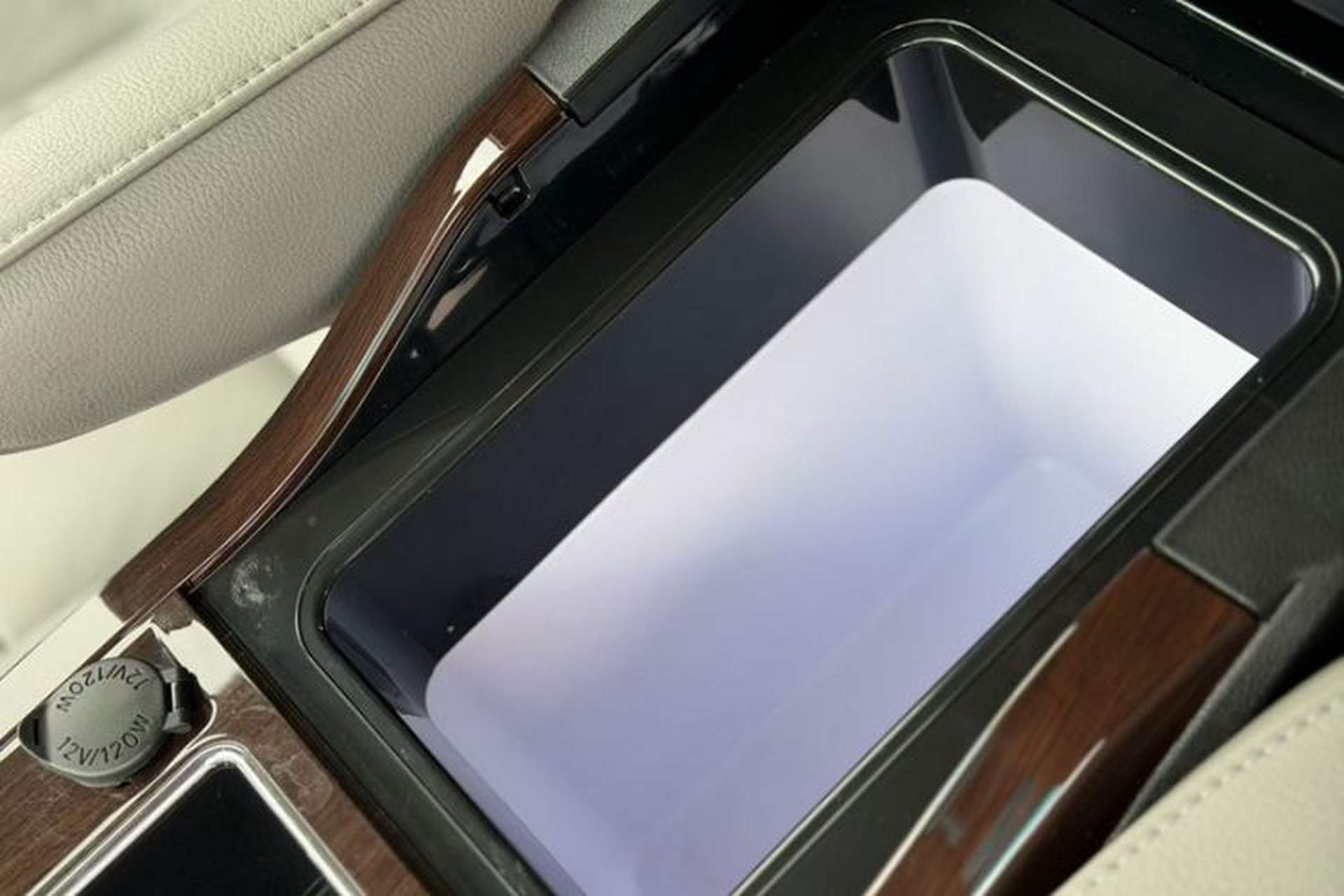 Used Toyota SIENNA 2015 3.5L Two-Wheel Drive L Version—U.S. Specification Interior 5