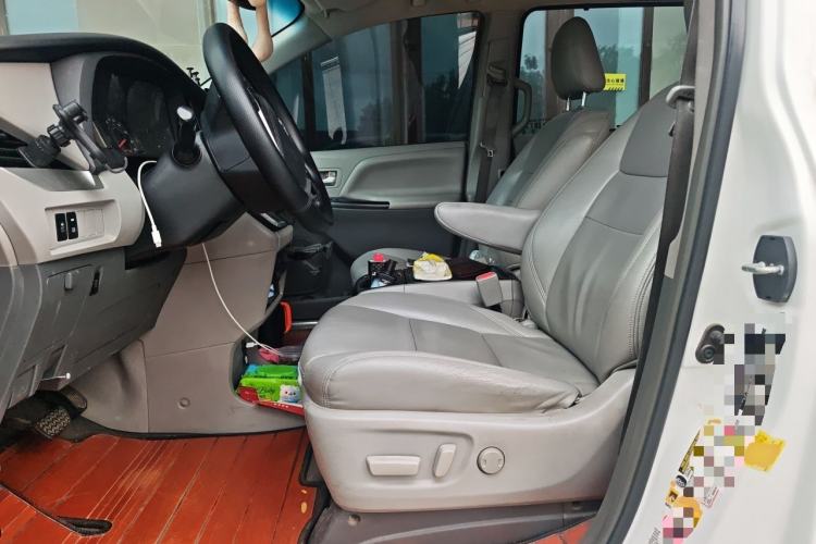 Used Toyota SIENNA 2015 3.5L 4WD LE Gasoline U.S. Specification Left Front Seat