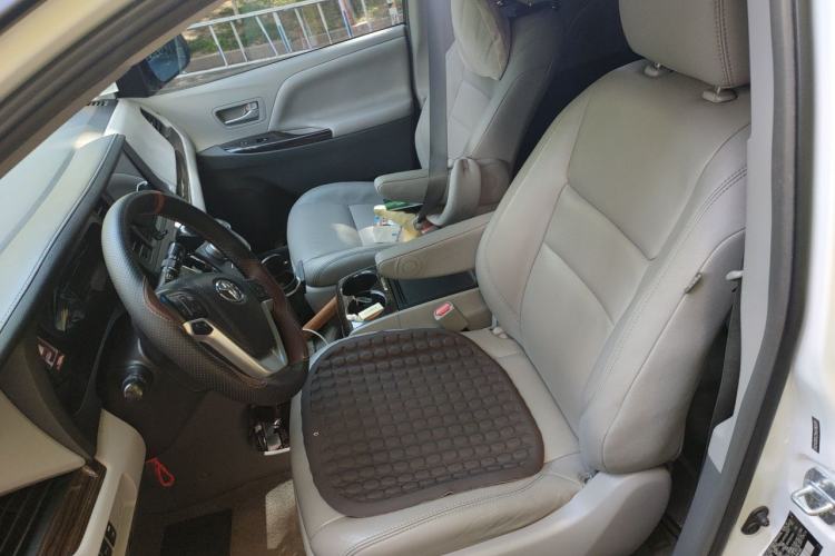 Used Toyota SIENNA 2015 3.5L Two-Wheel Drive LE Left Front Seat