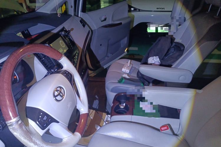 Used Toyota SIENNA  Left Front Seat