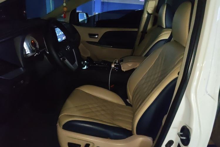 Used Toyota SIENNA  Left Front Seat
