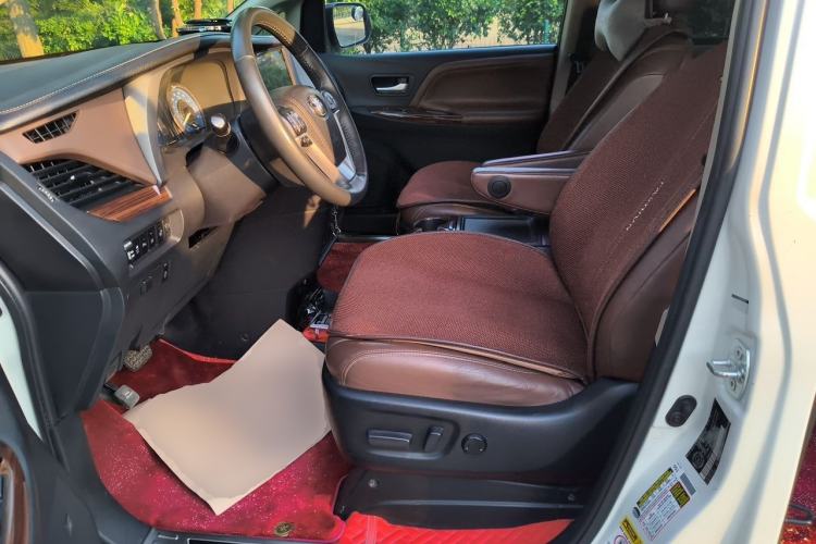 Used Toyota SIENNA  Left Front Seat