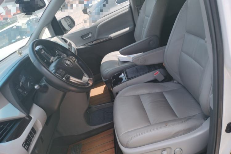 Used Toyota SIENNA  Left Front Seat