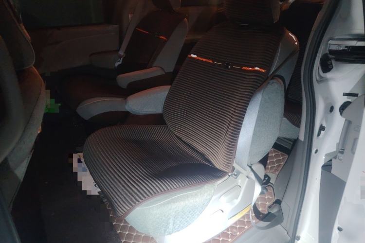 Used Toyota SIENNA 2015 3.5L Four-Wheel Drive L Left Rear Seat