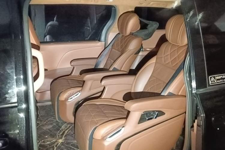 Used Toyota SIENNA 2015 3.5L Two-Wheel Drive LE Left Rear Seat