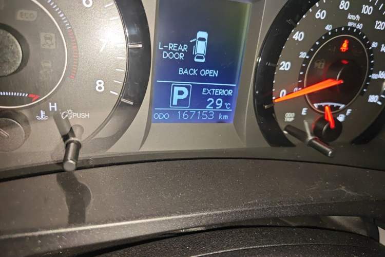 Used Toyota SIENNA 2015 3.5L Two-Wheel Drive LE Odometer Close Up