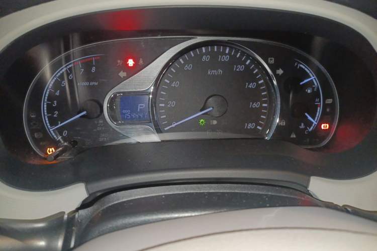 Used Toyota SIENNA  Odometer Close Up