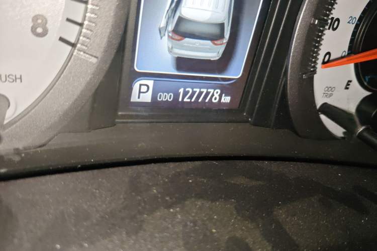 Used Toyota SIENNA  Odometer Close Up