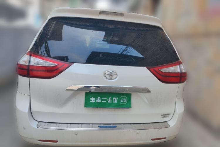 Used Toyota SIENNA  Rear