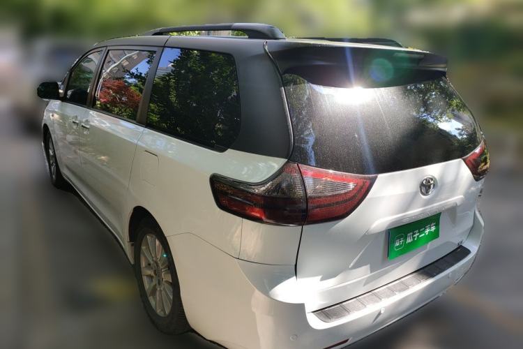 Used Toyota SIENNA 2015 3.5L Two-Wheel Drive LE Rear Left 45 Deg