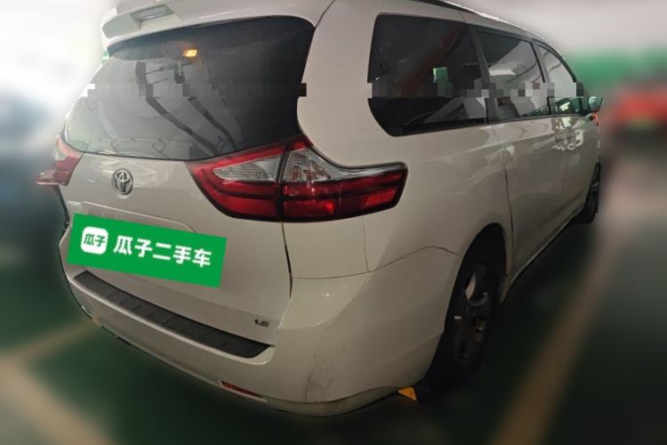 Used Toyota SIENNA 2015 3.5L Two-Wheel Drive LE Rear Right 45 Deg