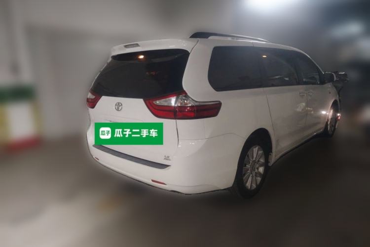 Used Toyota SIENNA 2015 3.5L Four-Wheel Drive L Rear Right 45 Deg
