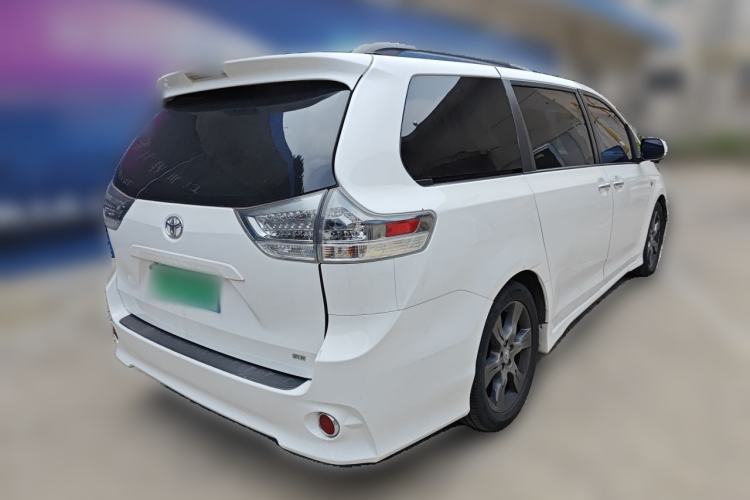 Used Toyota SIENNA  Rear Right 45 Deg