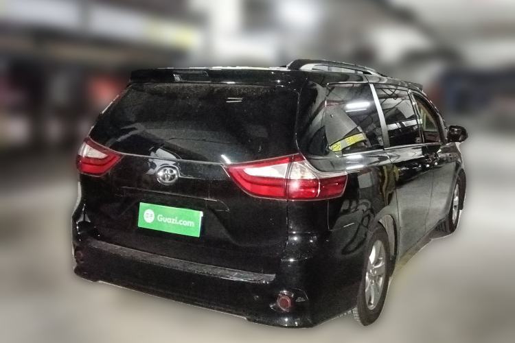 Used Toyota SIENNA 2015 3.5L Two-Wheel Drive LE Rear Right 45 Deg