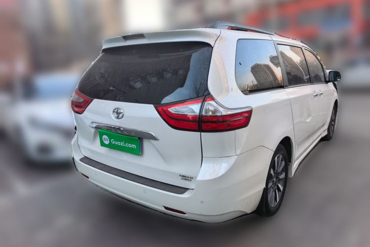 Used Toyota SIENNA 2015 3.5L Four-Wheel Drive L Rear Right 45 Deg