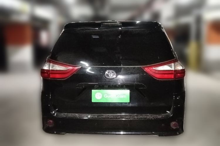 Used Toyota SIENNA 2015 3.5L Two-Wheel Drive LE Rear