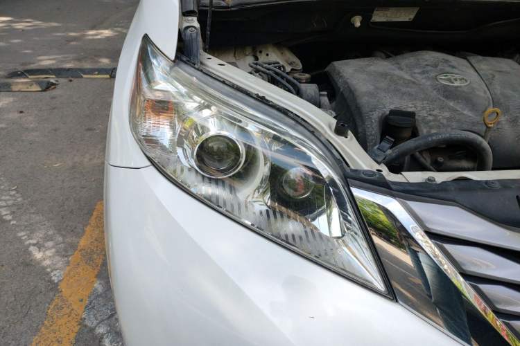 Used Toyota SIENNA 2015 3.5L Two-Wheel Drive LE Right Front Headlight