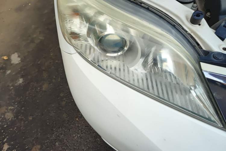 Used Toyota SIENNA 2015 3.5L Two-Wheel Drive LE Right Front Headlight